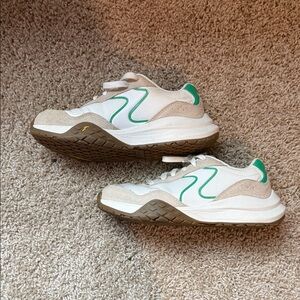 Skechers White and Green Athletic Shoes